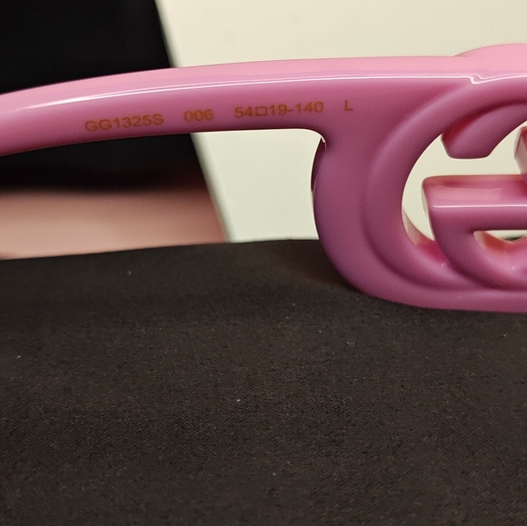 Gucci Pink Rectangular Sunglasses - Picture 4 of 5